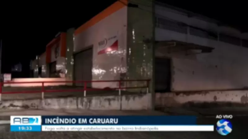 Incêndio volta a atingir galpão em Caruaru que já havia sido destruído por fogo anteriormente