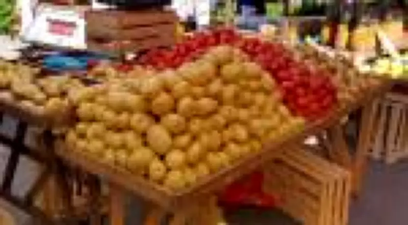 Inflação de março surpreende com alta de alimentos e combustíveis, pressionando juros