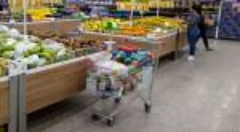 IPCA-15 sobe 0,89% em abril e pressiona juros para 2026