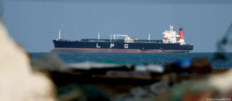 Irã flexibiliza passagem pelo Estreito de Ormuz para navios com bens essenciais