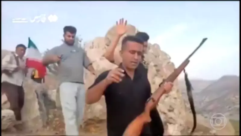 Iranianos armados buscam piloto americano desaparecido após queda de caça