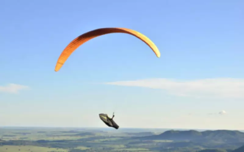 Jandaia, em Goiás, se consolida como capital do parapente e atrai turistas radicais