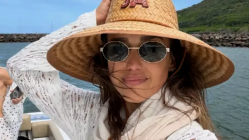 Jessica Alba compartilha momentos de lazer no Havaí com a família após divórcio