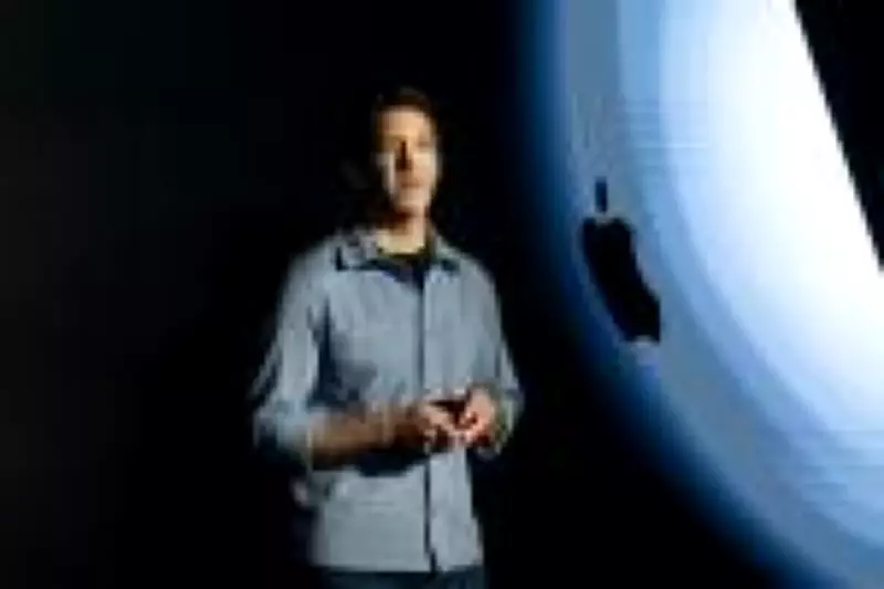 John Ternus é o novo CEO da Apple, sucedendo Tim Cook a partir de setembro