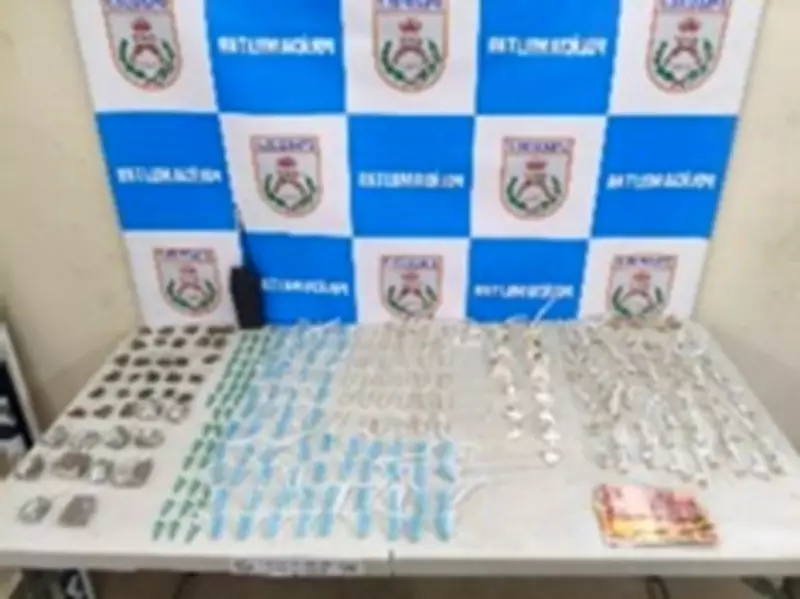 Jovem de 18 anos é preso por tráfico de drogas em Volta Redonda, no Rio de Janeiro