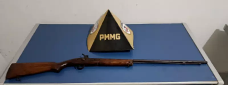 Jovem de 22 anos é preso por porte ilegal de arma após tentar enganar a PM em Jequitaí