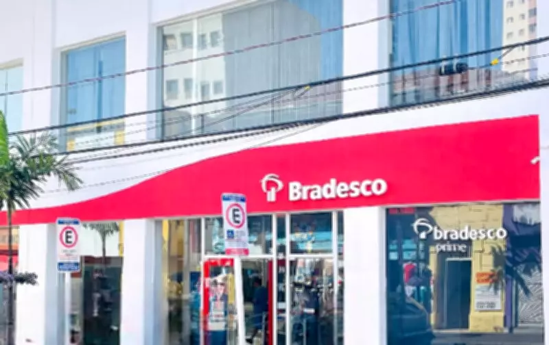 Jovem de 24 anos é detido após invadir agência bancária no centro de Botucatu