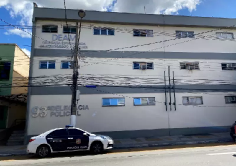 Jovem foragido por homicídio é preso após acidente de trânsito em Volta Redonda
