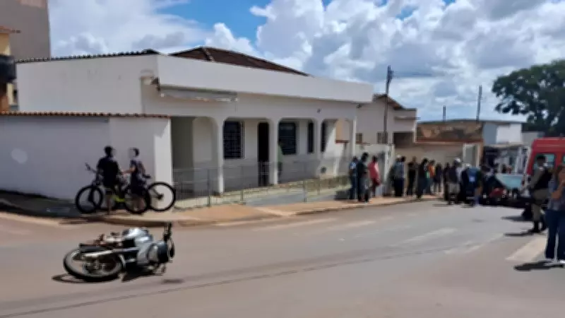 Jovem motociclista é arrastado por 48 metros após grave acidente em Rio Paranaíba
