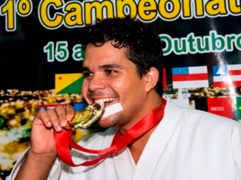 Karatê brasileiro brilha internacionalmente com atletas como Moroni Santos Nascimento