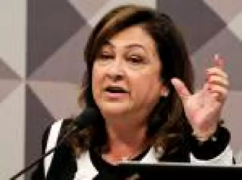 Kátia Abreu se filia ao PT e defende reeleição de Lula em movimento político