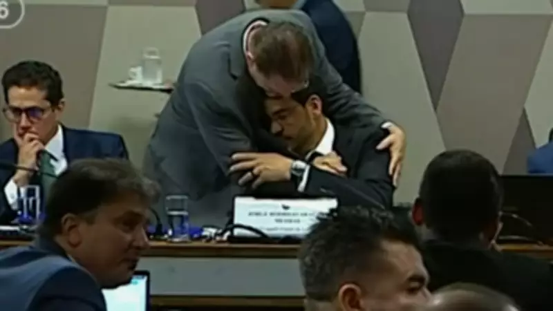 Líder do PL abraça Messias em sabatina e rebate críticas de apoiadores
