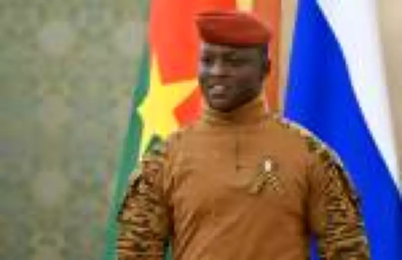Líder militar de Burkina Faso afirma que democracia 'mata' e deve ser esquecida