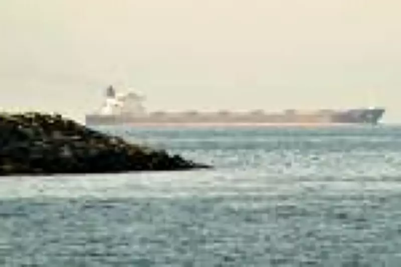 Últimos navios de petróleo de Ormuz chegam ao destino e crise energética entra em fase crítica