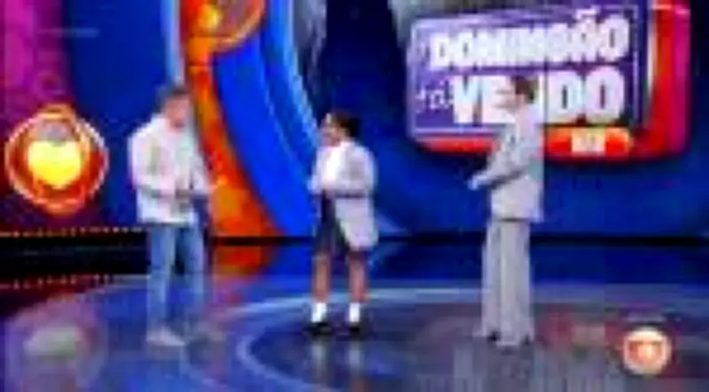 Luciano Huck causa constrangimento ao vivo com piada sobre imigração nos EUA