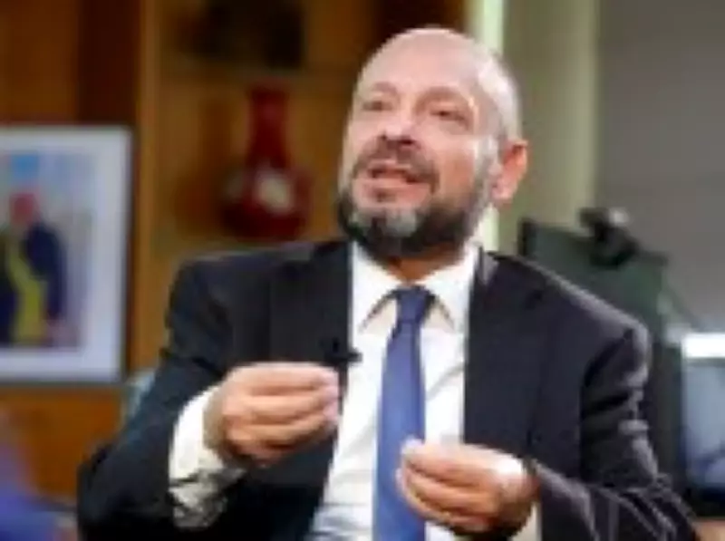 Lula demite presidente do INSS e nomeia servidora de carreira Ana Cristina Viana Silveira