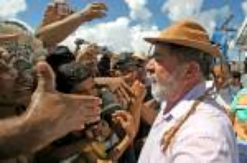 Lula elogia inteligência de estudantes cearenses e faz piada sobre 'cabeça grande'