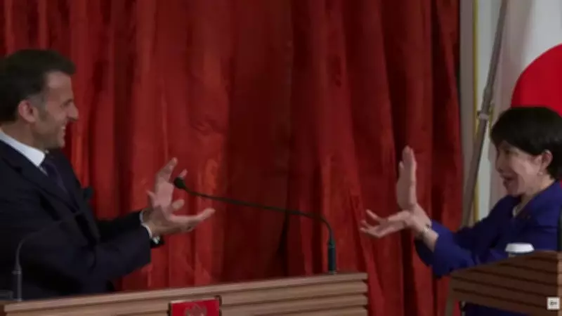 Macron e primeira-ministra japonesa imitam golpe de Dragon Ball após reunião diplomática