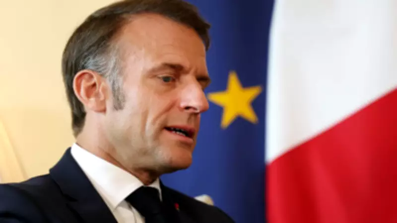 Macron responde a Charles III: 'Isso seria chique!' após provocação nos EUA