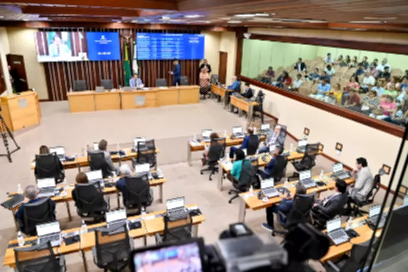 Mais de 66% dos deputados do RN trocam de partido em janela partidária