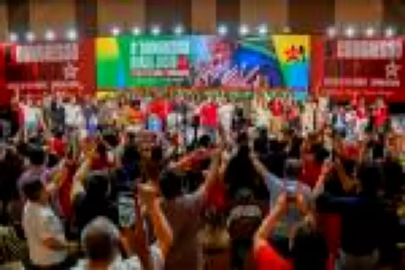Manifesto do PT ignora corrupção e defende socialismo democrático para reeleição de Lula