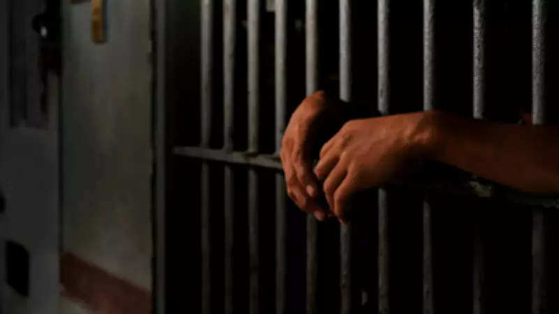 Marido 'simpático' sequestra casal de idosos após 17 anos de casamento oculto