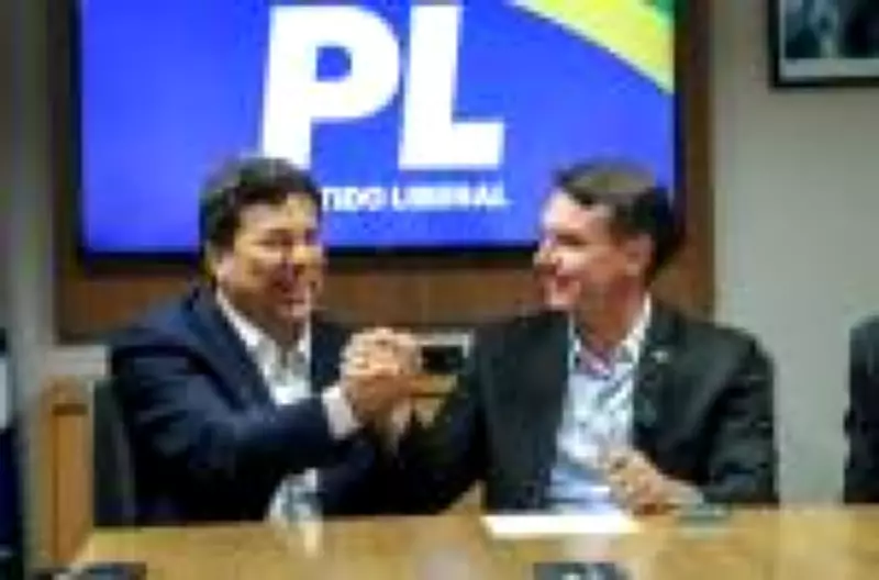 Mendonça Filho deixa União Brasil e se filia ao PL, declarando apoio a Flávio Bolsonaro