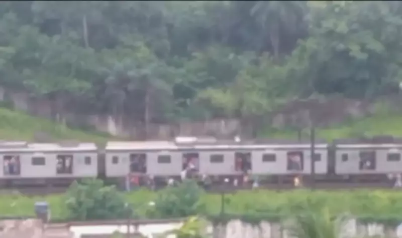 Metrô do Recife paralisa após queda de energia; passageiros caminham nos trilhos