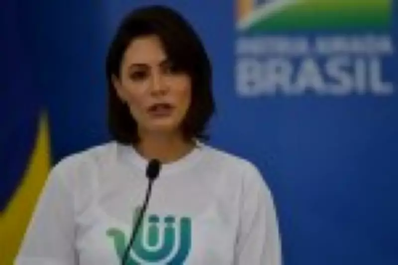 Michelle Bolsonaro apoia rival de Carlos ao Senado em Santa Catarina