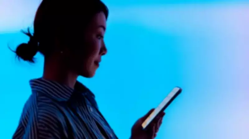 Mito da luz azul: especialistas revelam que telas não são vilãs do sono