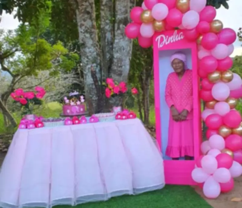 Morre na Bahia 'vovó Barbie', que viralizou com festa de 107 anos