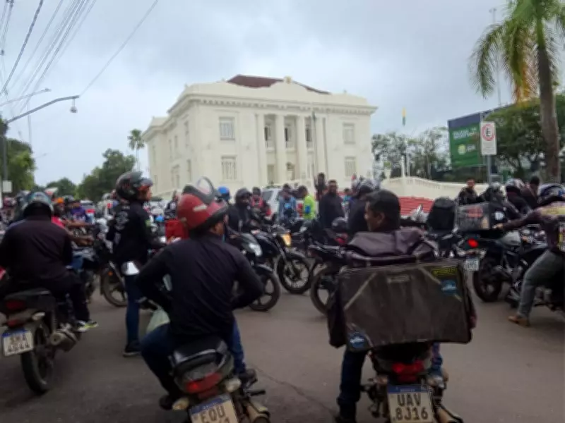 Motociclistas por aplicativo protestam em Rio Branco contra PL que regulamenta a categoria