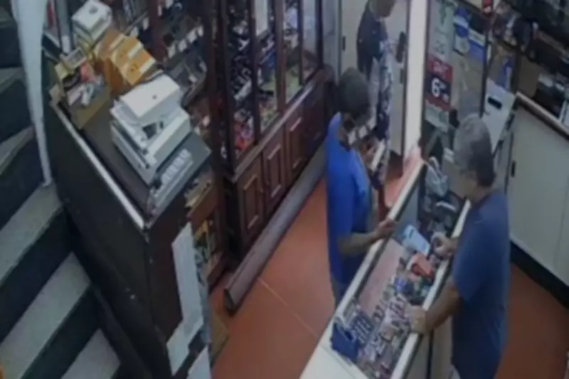 Motorista de aplicativo usa cartão de passageiro esquecido e gasta R$ 1,1 mil