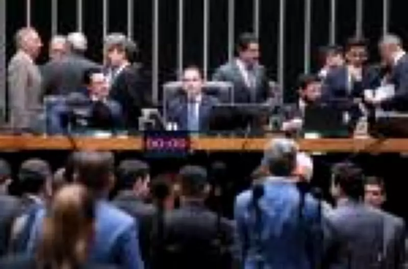 Motta avança com PEC do fim da escala 6×1 e cria comissão especial