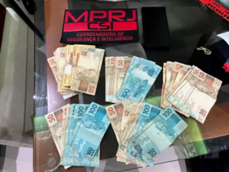 MPRJ prende três PMs suspeitos de desviar drogas e armas para facções no Rio