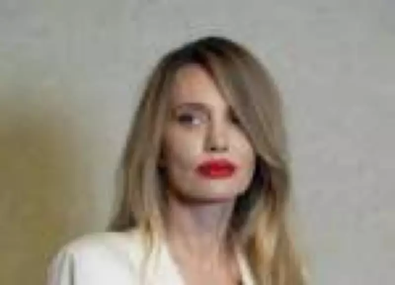 Mudança na aparência de Angelina Jolie gera teorias conspiratórias sobre clones