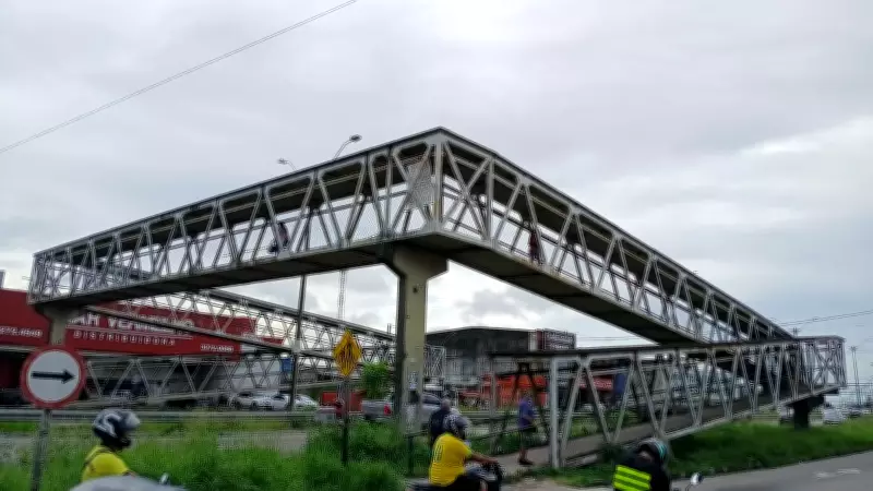 Mulher cai de passarela na BR-101 em Parnamirim após tela de proteção ceder