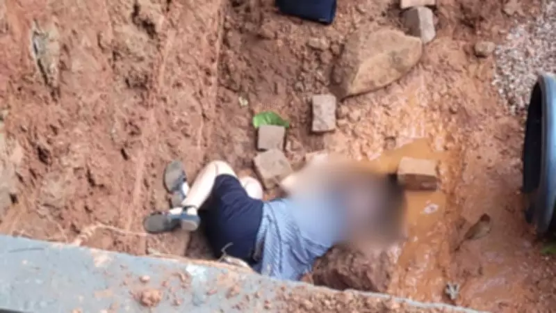 Mulher cai em buraco de 3 metros no Centro de Uberaba após se distrair com bolsa
