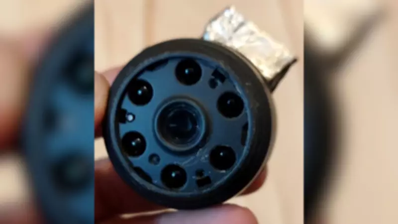 Mulher descobre câmera escondida no quarto e obtém medida protetiva contra ex-marido em Uberaba