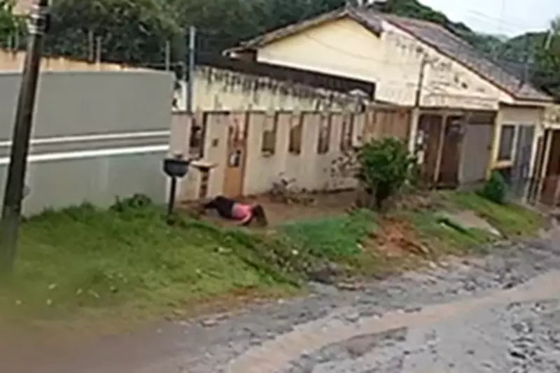 Mulher escapa de feminicídio ao pular muro após ser baleada pelo marido em Campo Grande