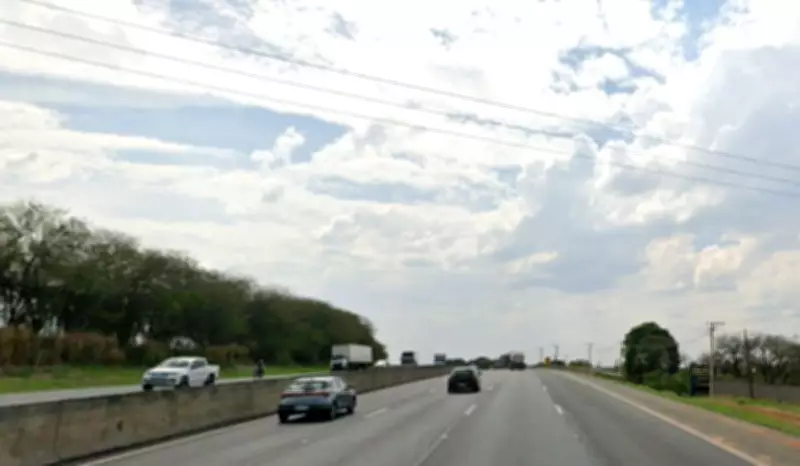 Mulher morre atropelada na Rodovia Anhanguera após descer de moto para ir ao banheiro em Limeira