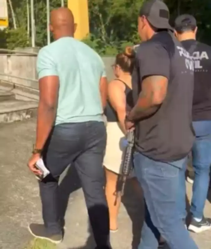 Mulher é presa no Rio suspeita de aplicar golpes se passando por advogada e funcionária pública