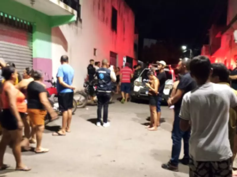 Mulher é presa por suspeita de triplo homicídio em loja de açaí em Sobral