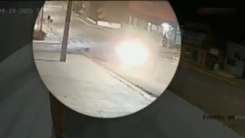 Mulher pula de carro em movimento para fugir de agressões do companheiro em Pitanga