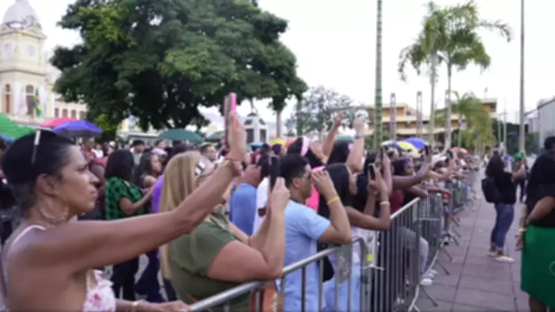Multidão lota Praça da Estação em Belo Horizonte para Jornada Pascoal gospel