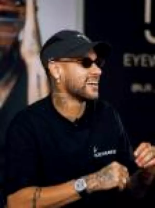 Neymar lança linha de óculos com sucesso recorde, mas Copa do Mundo se distancia