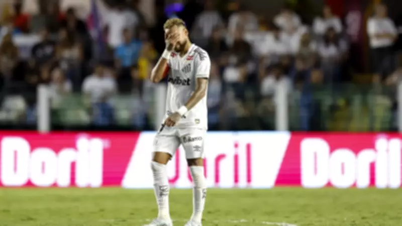 Neymar quebra tabu de oito meses, mas segue criticado pela torcida do Santos