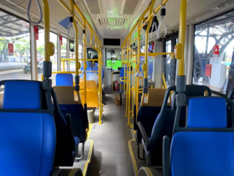 Ônibus 'geladão' são apreendidos em Belém por falta de pagamento de empresas