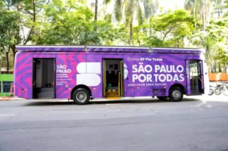 Ônibus SP Por Todas oferece acolhimento gratuito a mulheres em Santos