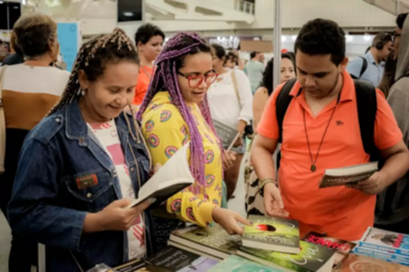 Noite das Livrarias promove eventos gratuitos em São Paulo no Dia Internacional do Livro